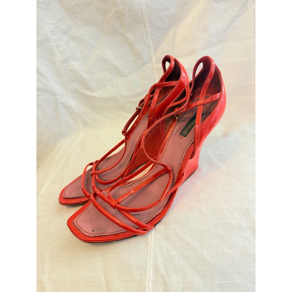 Louis Vuitton Red Patent Leather Strappy Wedge Sandals Gold‎ Logo Plate Size 38